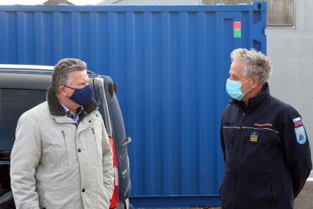 Množično testiranje za zaposlene v gospodarstvu GD Cerknica. Marko Rupar, Sandi Curk 04 FOTO LJUBO VUKELIČ